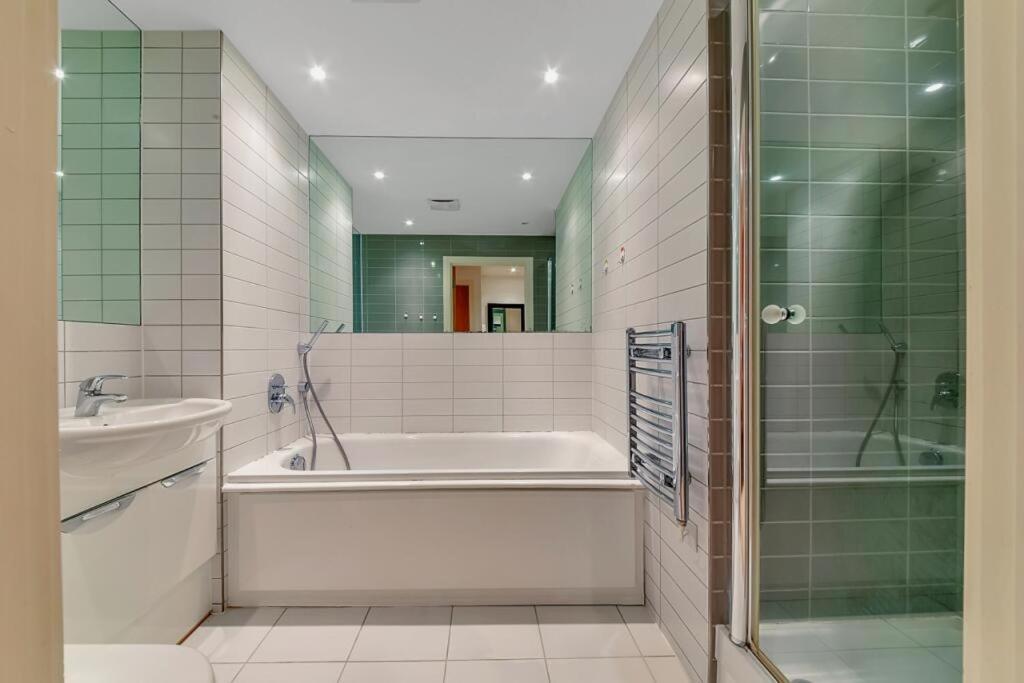 Cozycomfy Luxury Apartment London Exteriör bild